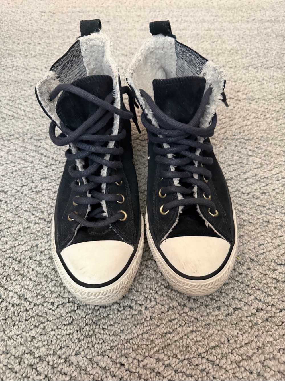 Converse Chuck Taylor Black High-Top Lace-Up Sneakers with Fleece Inside Sz 9